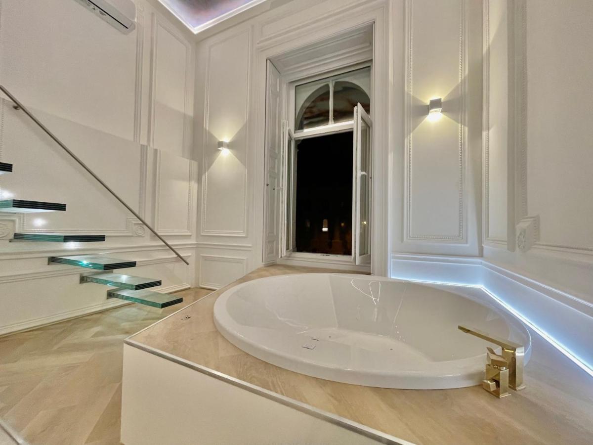 Top Luxury Suites Budapest Luaran gambar