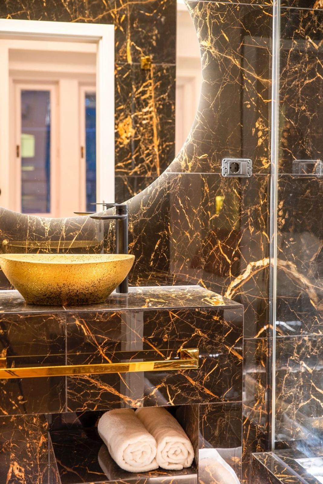 Top Luxury Suites Budapest Luaran gambar